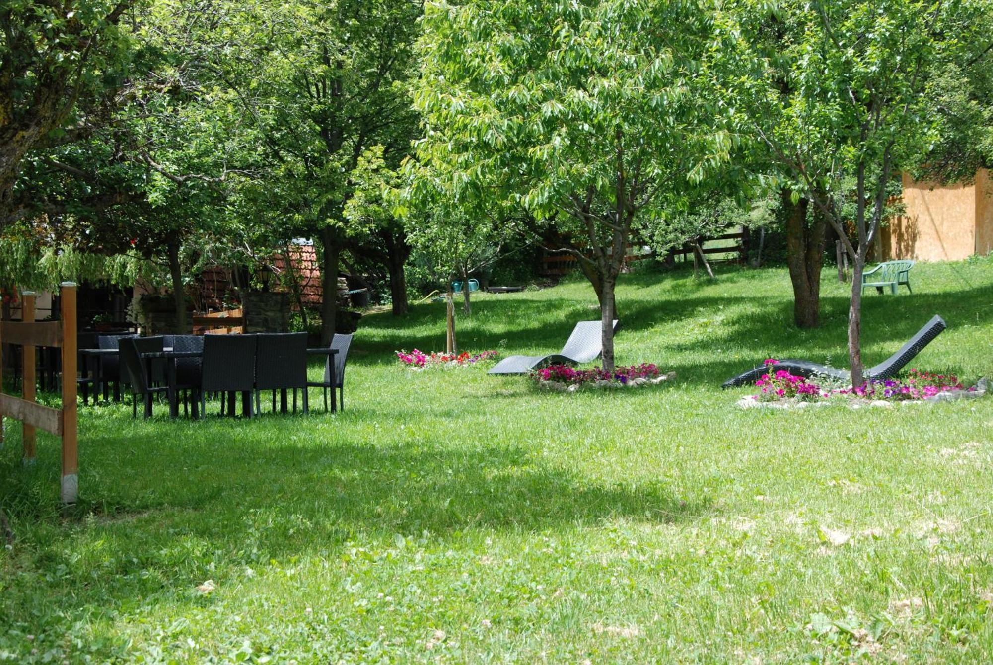 Hotel & Restaurant Le Chalvet Embrun Buitenkant foto
