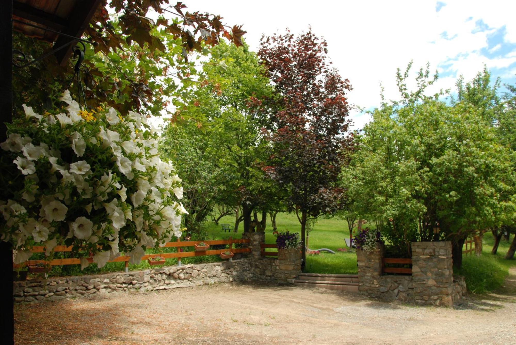Hotel & Restaurant Le Chalvet Embrun Buitenkant foto