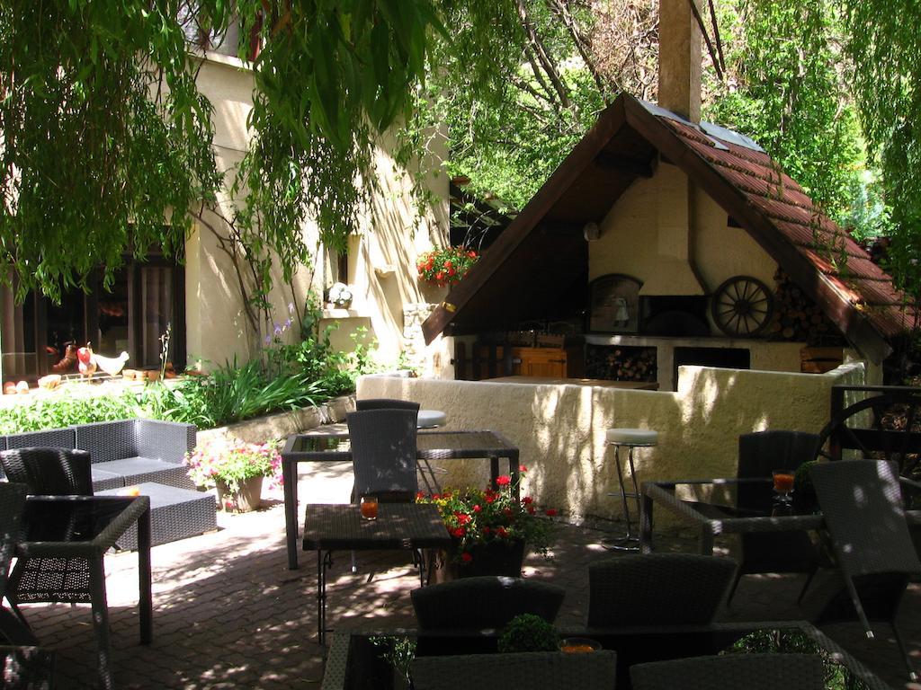 Hotel & Restaurant Le Chalvet Embrun Buitenkant foto