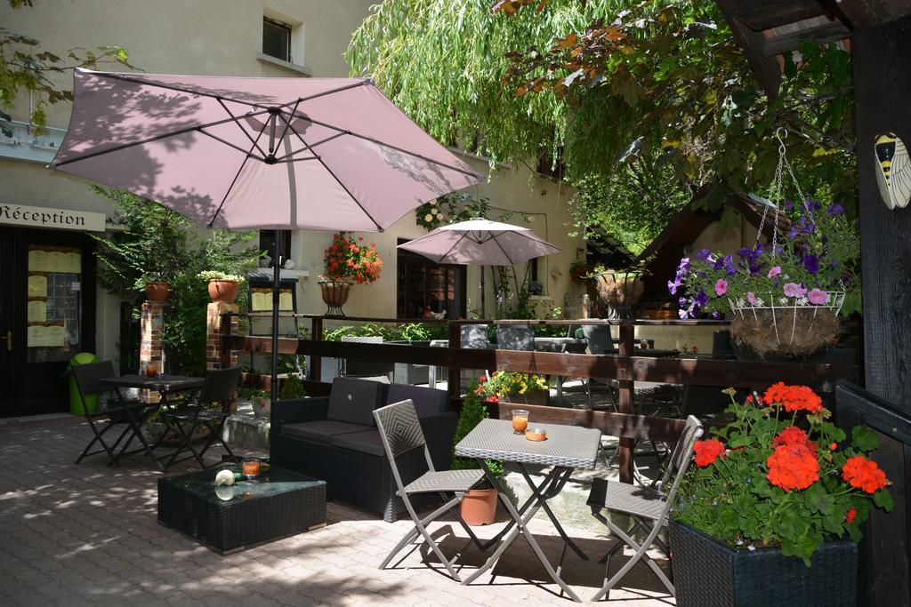 Hotel & Restaurant Le Chalvet Embrun Buitenkant foto