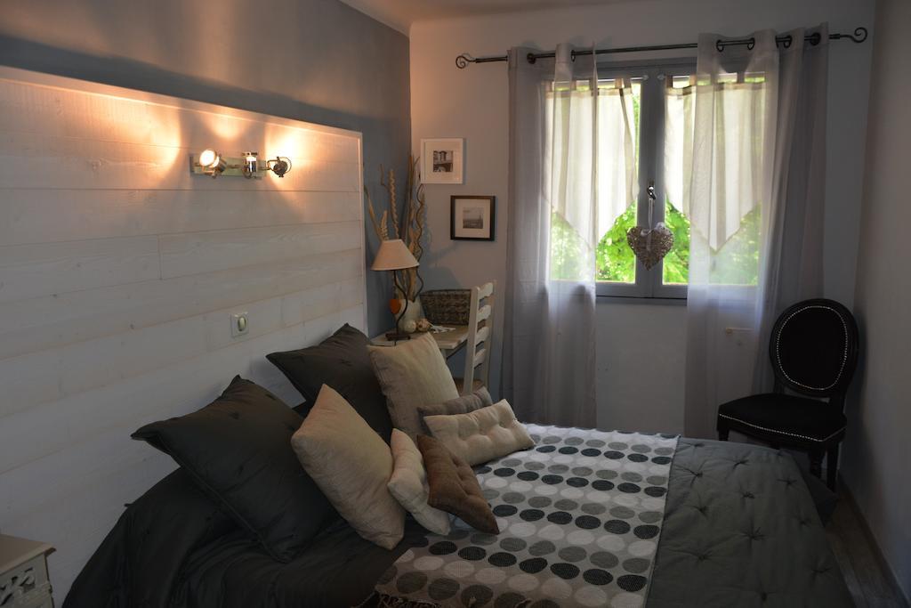 Hotel & Restaurant Le Chalvet Embrun Kamer foto