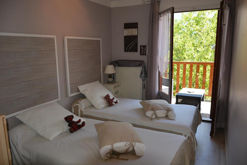 Hotel & Restaurant Le Chalvet Embrun Kamer foto