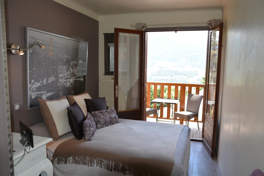 Hotel & Restaurant Le Chalvet Embrun Kamer foto